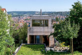 Architekturfotografie: Haus am Weinberg mit Holzfassade, Stuttgart