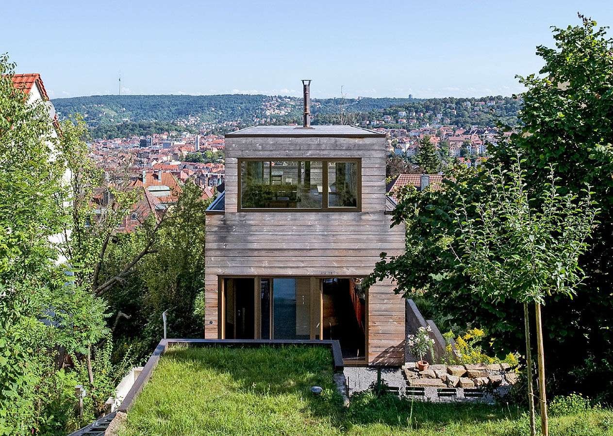 Architekturfotografie: Haus am Weinberg mit Holzfassade, Stuttgart